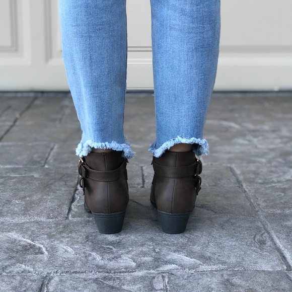 Texas Brown Double Crossed Buckle Low Heel Booties - Picture 4 of 4